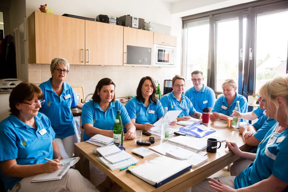 Haus-Altenfriede-Pflegeteam-4-Besprechung