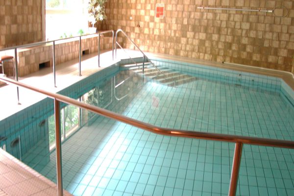 Haus-Billtal-Rundgagn-Schwimmbad