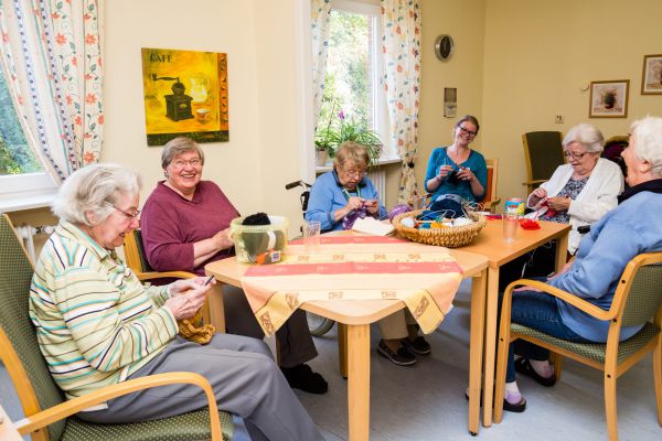 Haus-Altenfriede-Rundgang-Strickrunde