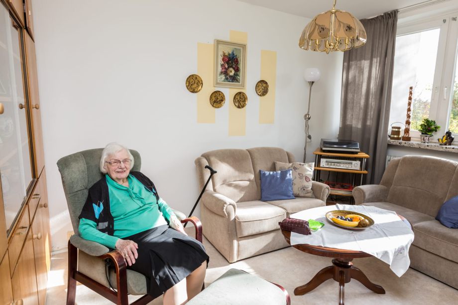 Haus-RKS-Wohnung-Bewohnerin